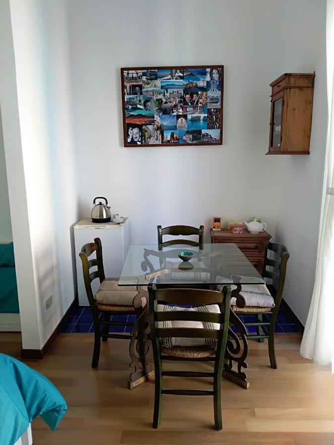 Villino Italia Hotel Napoli Bagian luar foto